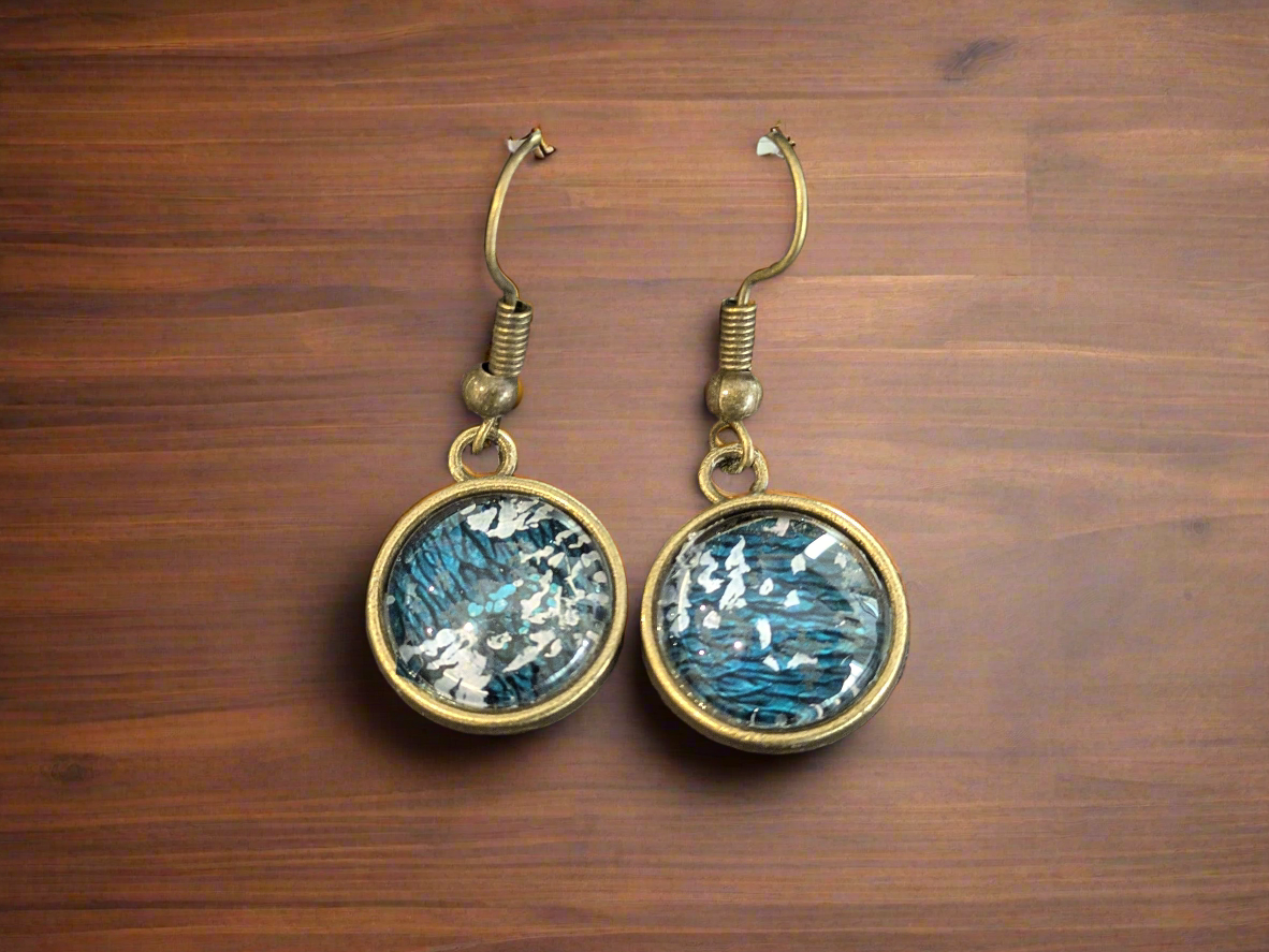 Blue in Bronze dangle setting